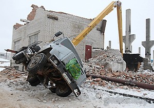 В Гродно опрокинулась автовышка: есть жертвы (ФОТО) В Гродно опрокинулась автовышка: есть жертвы (ФОТО)