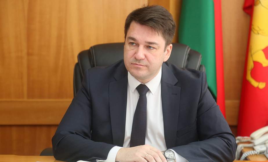 Нам необходимо держаться вместе, быть единым народом единой страны Нам необходимо держаться вместе, быть единым народом единой страны