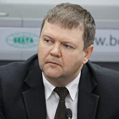 Олег Макаров