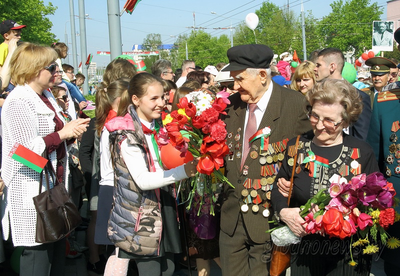Ветераны своим примером и мудростью прививают молодежи любовь к Родине, верность своей земле Ветераны своим примером и мудростью прививают молодежи любовь к Родине, верность своей земле