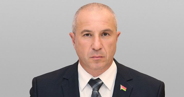 Следить за мораторием на рост цен должен каждый на своем рабочем месте, не дожидаясь контролеров Следить за мораторием на рост цен должен каждый на своем рабочем месте, не дожидаясь контролеров