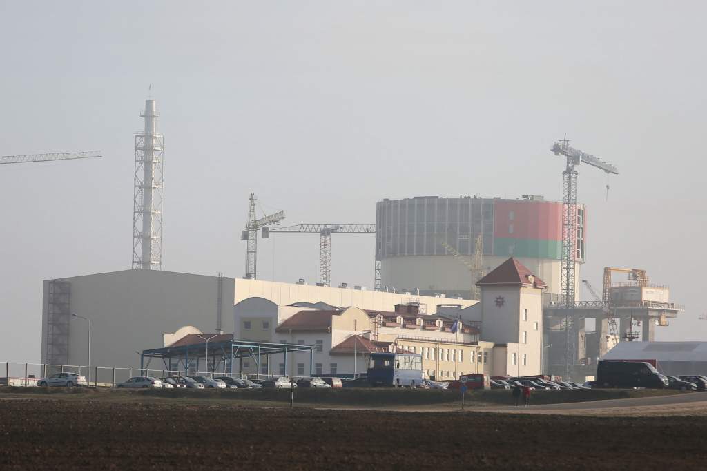 231081-08.JPG