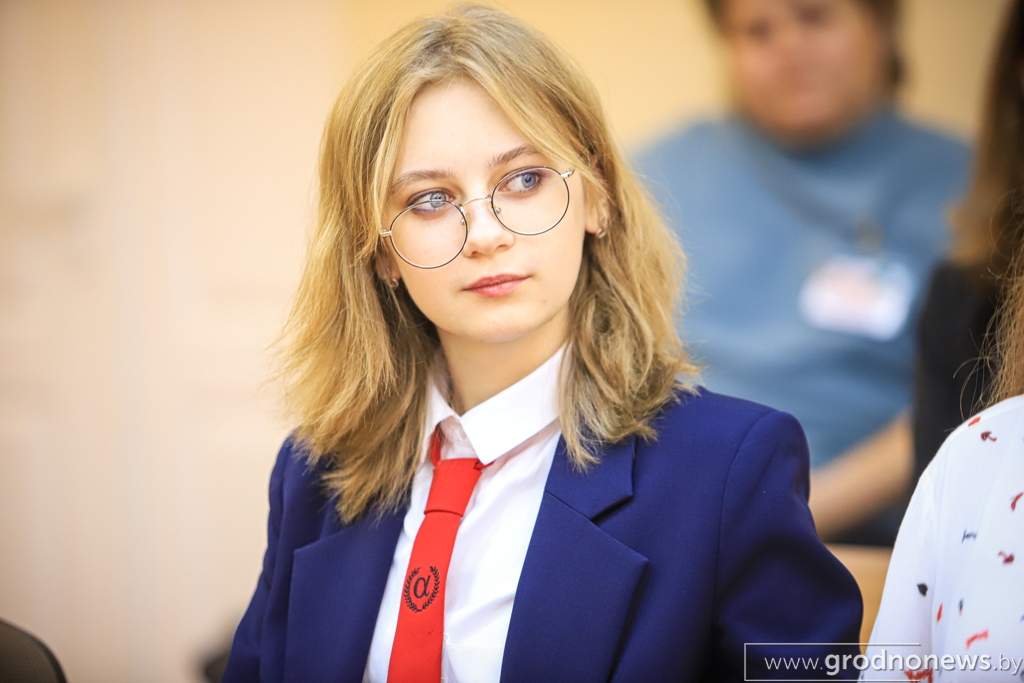 Ненартович Мария 10 класс.jpg