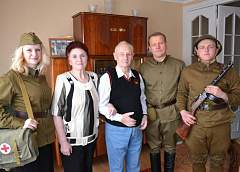Сотрудники прокуратуры Гродненской области поздравлили ветеранов ВОВ