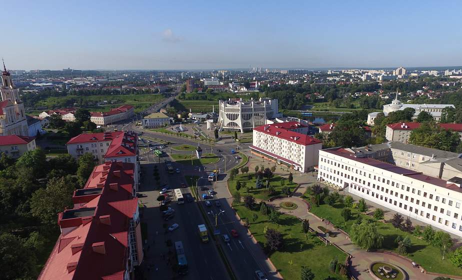 Мы можем с уверенностью смотреть в завтрашний день и чувствовать себя счастливыми людьми