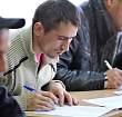 Хочешь работать  в нашей стране –  учи язык. Впервые трудовые мигранты сдали экзамен на знание государственного языка