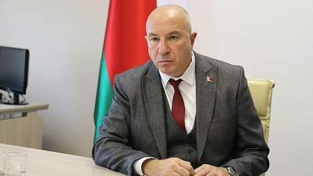 Юрий Караев провел прямую телефонную линию и прием граждан в Щучине