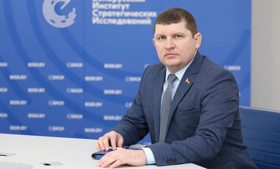 Внесение изменений и дополнений в Конституцию запустило новый виток государственного строительства Внесение изменений и дополнений в Конституцию запустило новый виток государственного строительства