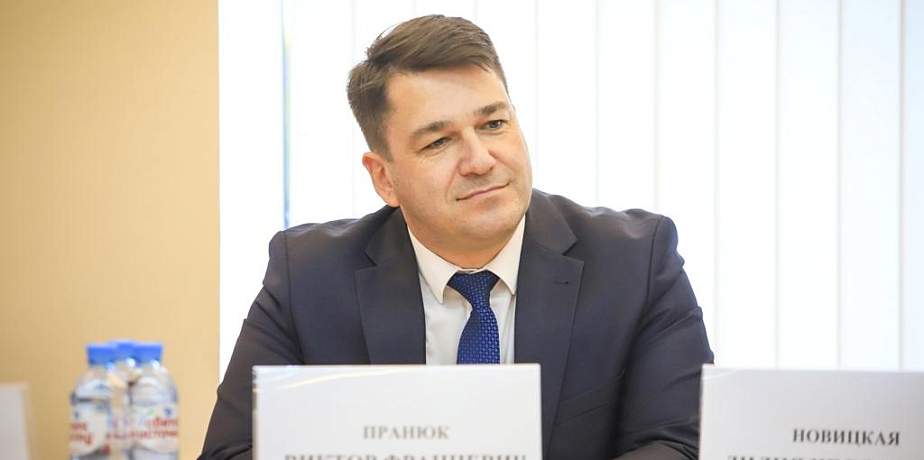 Стремиться нужно не к славе и большим деньгам, а к тому, чтобы стать хорошим человеком и достойным профессионалом 