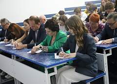Купаловцы приняли участие в республиканском диктанте «Дзень народнага адзiнства» 