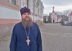 Церковь постоянно совершает молитву о народе, о том, чтобы он жил в мире и согласии, в созидательном труде
