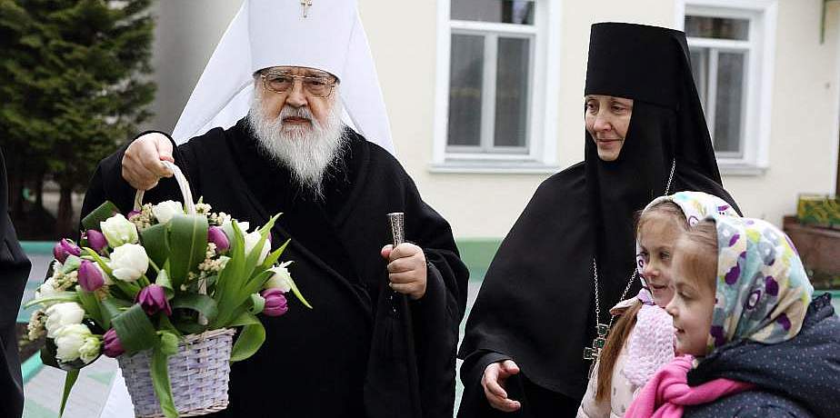 Наши прихожане ходили на центральные площади и незаметно молились, чтобы мир и спокойствие вновь вернулись на улицы Гродно