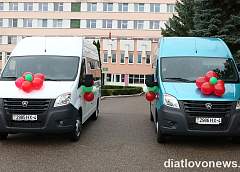 Новыя аўтамабілі падарылі медыцынскім работнікам у Дзятлаве