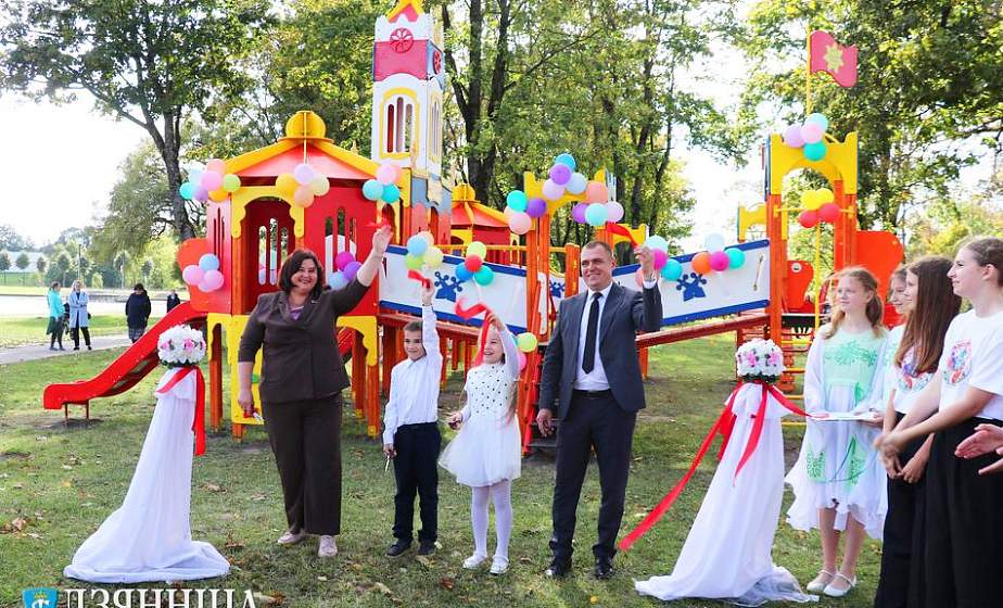 Юные щучинцы получили в подарок новую современную детскую игровую площадку Юные щучинцы получили в подарок новую современную детскую игровую площадку